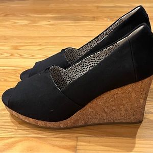 Tom’s Wedge, Michelle Sandal, women’s size 10, wide width